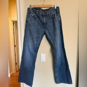Levi's Relaxed Fit bootcut 527 Blue Jeans. W33 L30